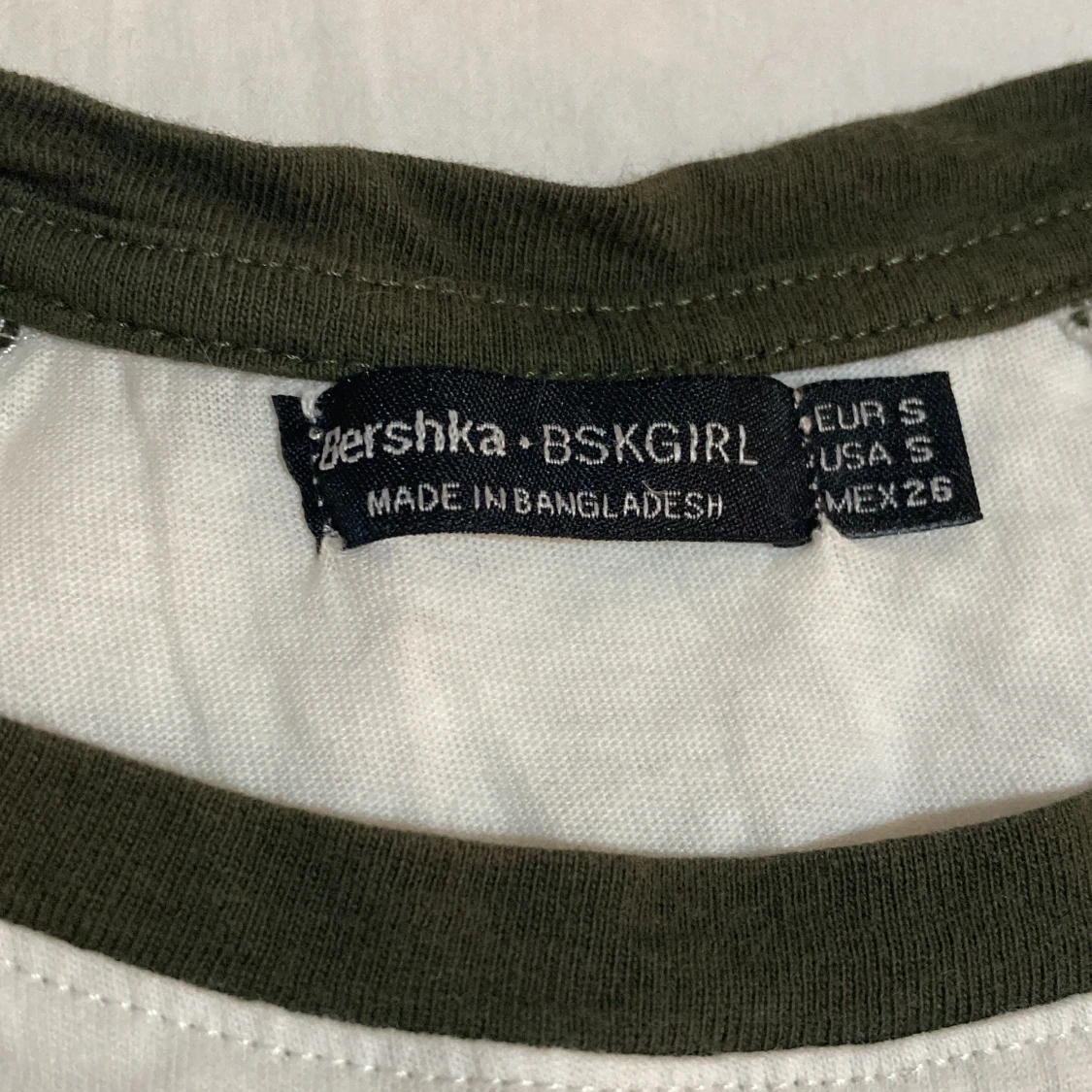 Friendship t-shirt från Bershka, S - 91