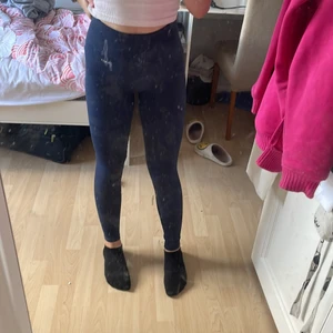 Stronger byxor - Blå Stronger byxor stl xs. Fint skick. Skickas spårbart med Postnord. 