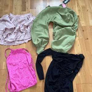 Klänningar - Klänningar / 1 kjol. Alla för 20kr / st förutom den gröna med prislapp som är 60kr+ frakt! 