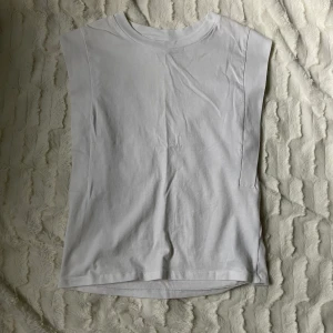 Linne med axlar - Från Gina aldrig använd i storlek XS