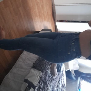 Jeans byxor - Bra och långa och supefina blå Jeans byxor som också billiga