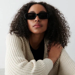 Bianca Sunglasses - Svarta solglasögon från Ginatricot i bra skick💗, nypris 99kr 