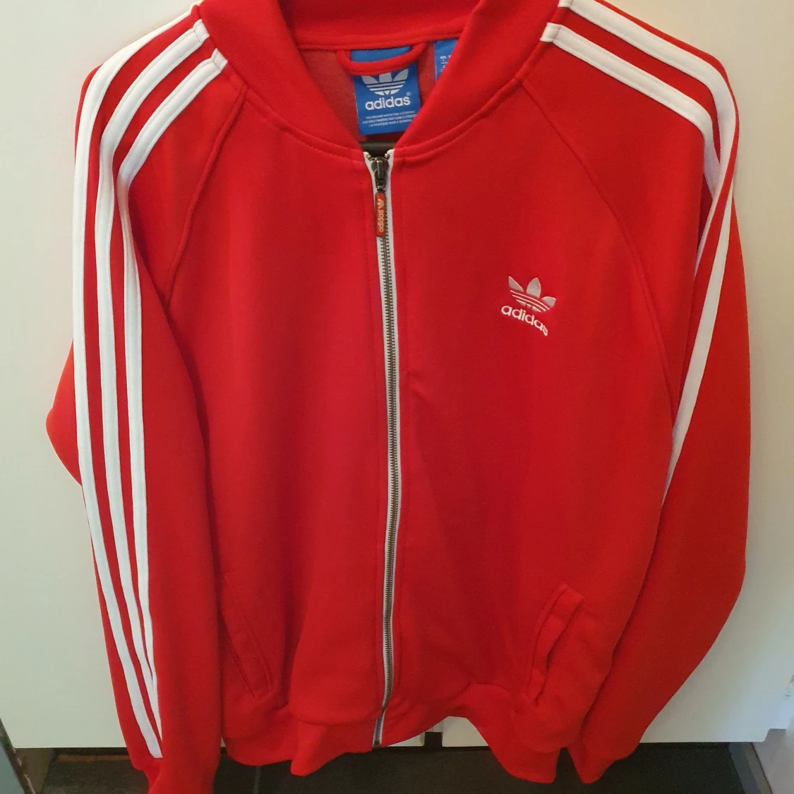 Adidaströja röd - 90