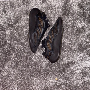 Yeezy 700 v3 Clay brown - Säljer mina yeezys efter att jag inte har fått andvändning för dem. Dem kostar över 2500 kr online.