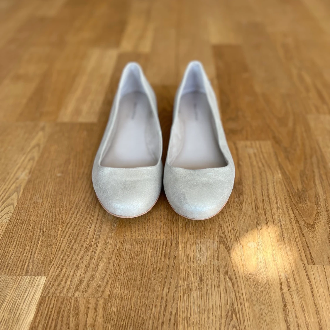 Mjuka ballerinaskor i silver