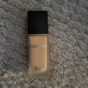 Dior matte foundation färg: 2N - Dior matte foundation. Färg: 2N. Endast testad.