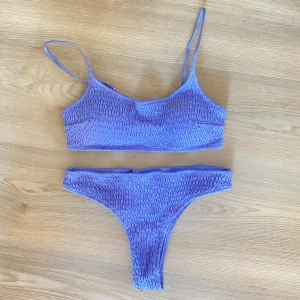 Bikini  - Fin lila bikini från hm i 38