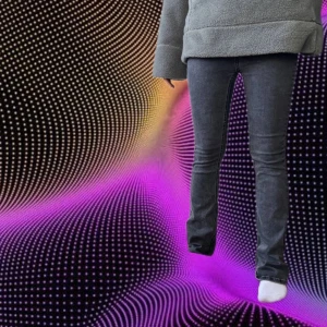 Gråa Flared/Bootcut jeans - Från märket Only, så snygga och perfekr längd för både långa och korta. Modellen är 165cm och bär storlek Xs/32-34 och jag är 176 och bär S/34-38 och de går ner till golvet Storlek M men passar allt från Xs-M då de är väldigt stretshy och längd 32