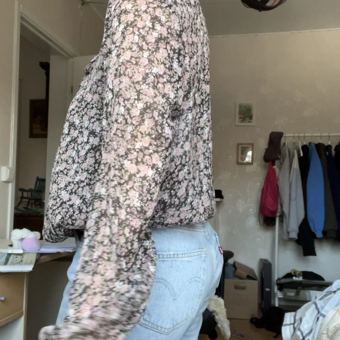 Söt blus med blommor