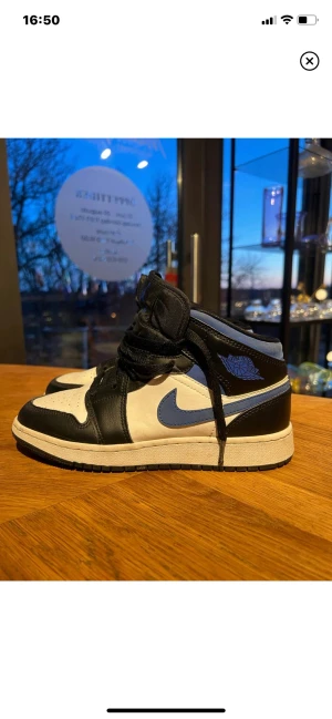 Jordan - Säljer mina jordans i storlek 37,5💘👌🏼Säljer då jag inte använder de💞
