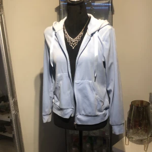 Mjukis sett - Mjukis sett från Gina, byxor ingår även, använd få tal gånger pga fel storlek, annars jätte fint sett och kvalite, storlek M men passar även S