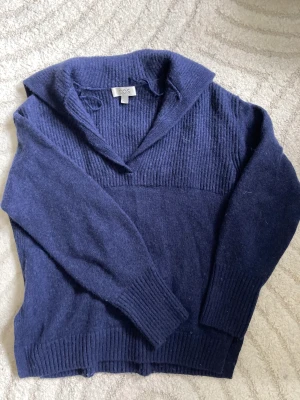 COS tröja xs  - Wool jumper Size 34