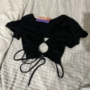 Topp - Aldrig använd. Lapp kvar