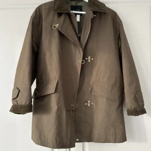 SÖKER Massimo dutti SÖKER - Söker denna jacka från Massimo dutti, storlek s eller m!