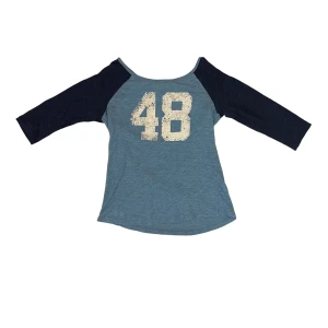 Hm logg top - Topp från hm logg, i storlek M. Köpt second hand men jag har inte fått användning av den.💕