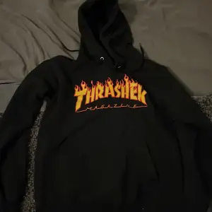 Svart Thrasher hoodie 