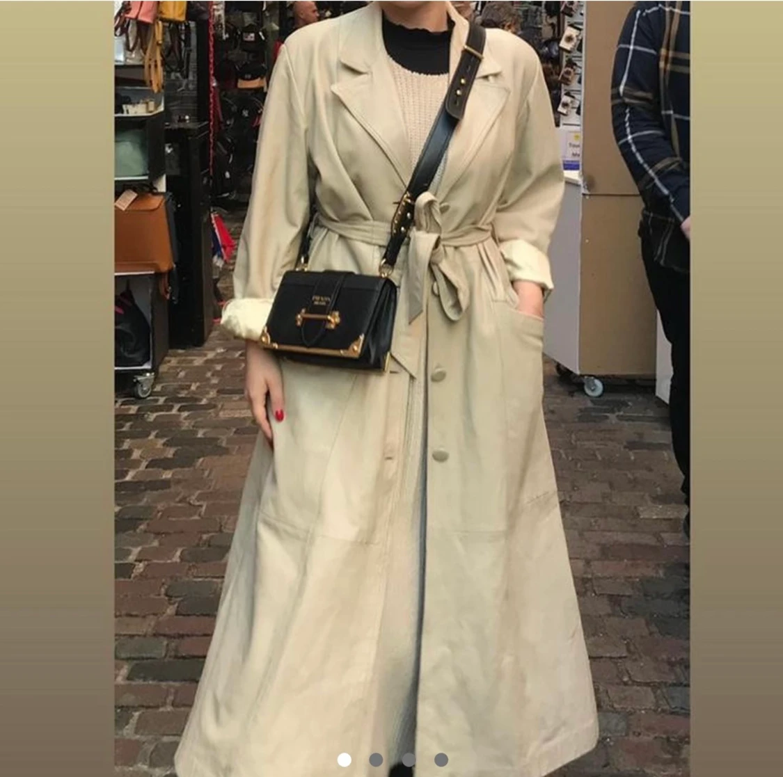 VINTAGE BEIGE LEATHERNECKS COAT! 🤍