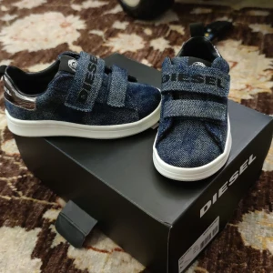 diesel barn skor - diesel barn skor storlek 26. helt oanvända 