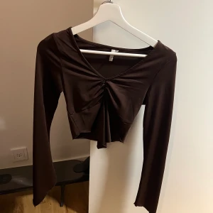 Nelly topp - Oanvänd nelly topp , nypris ca 299