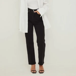 NAKD Jeans - Stretchiga jeans från NAKD i strl 32 (lånad bild) 