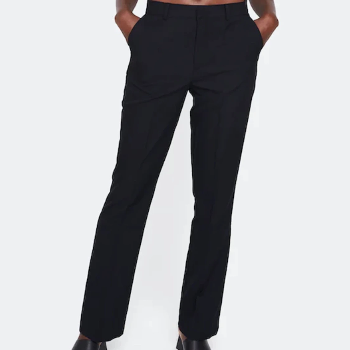 Kostymbyxor ”Vilma” från bikbok, strl 34