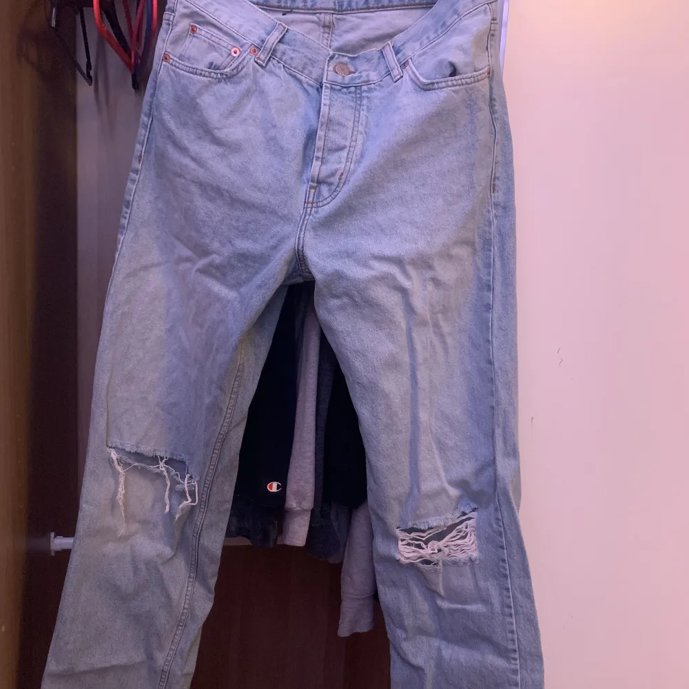 Ett par jeans som är för stora för mig. Vida/raka ben. Jeans & Byxor.