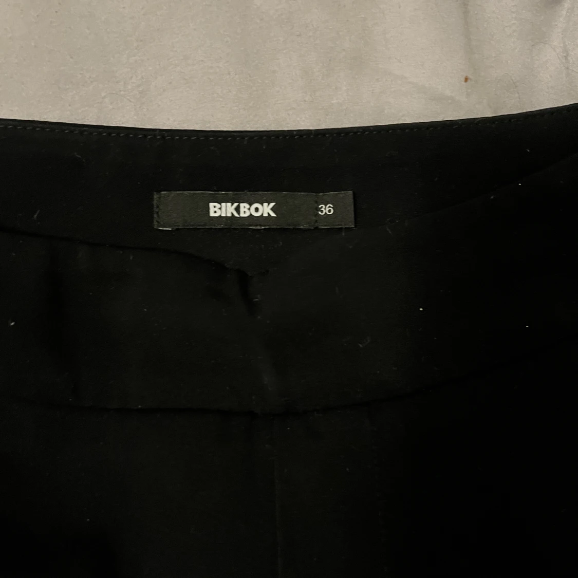 Kostymbyxor bikbok  - 91