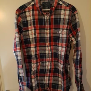 Bondelid skjorta  - Rutig skjorta från Bondelid, knappt använd, Tailored fit stl L