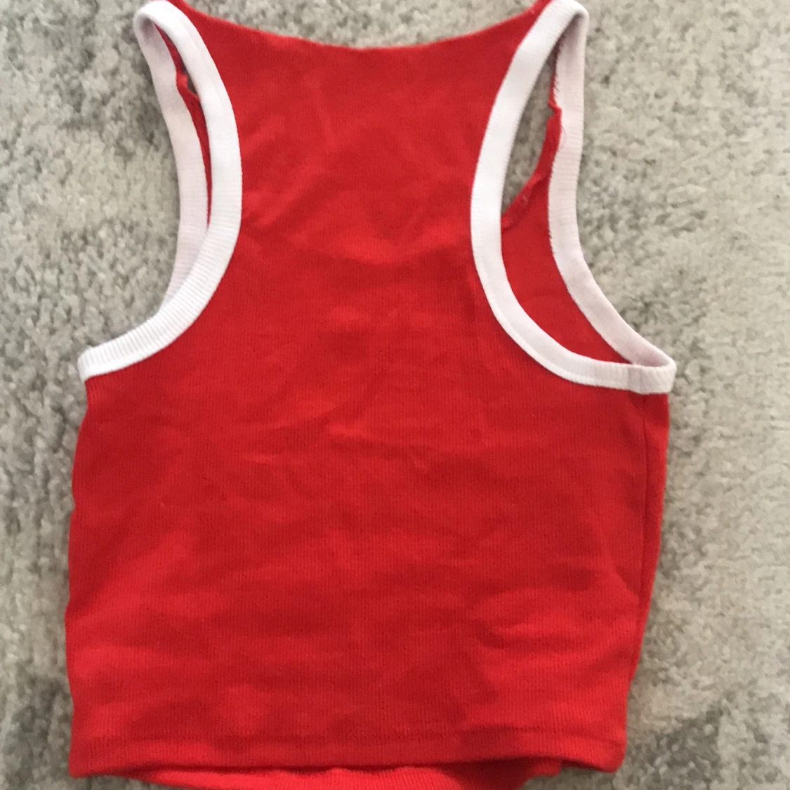 Rödt , linne, magtröja  - 91