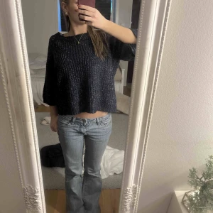 Trekvartsärm tröja  - Jättesnygg mörkblå trekvartsärm tröja!!🙌🏼🙌🏼