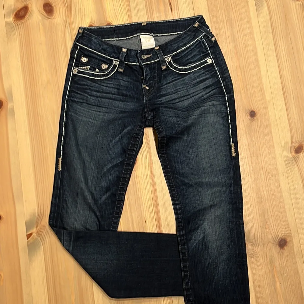 Säljer dessa true religion jeans i storlek 25/30. Jeans & Byxor.