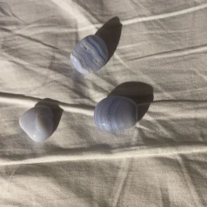 Blå bandagat  - Tumlade blå bandagat, 30kr st