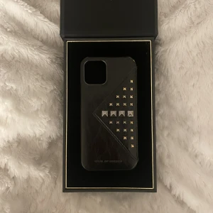 Ideal of sweden  - Använd ett fåtal gånger men ser helt nytt ut. Köpte för 800kr men säljer den för nästan halva priset. För fler bilder eller frågor är det bara att kontakta, pris kan diskuteras.