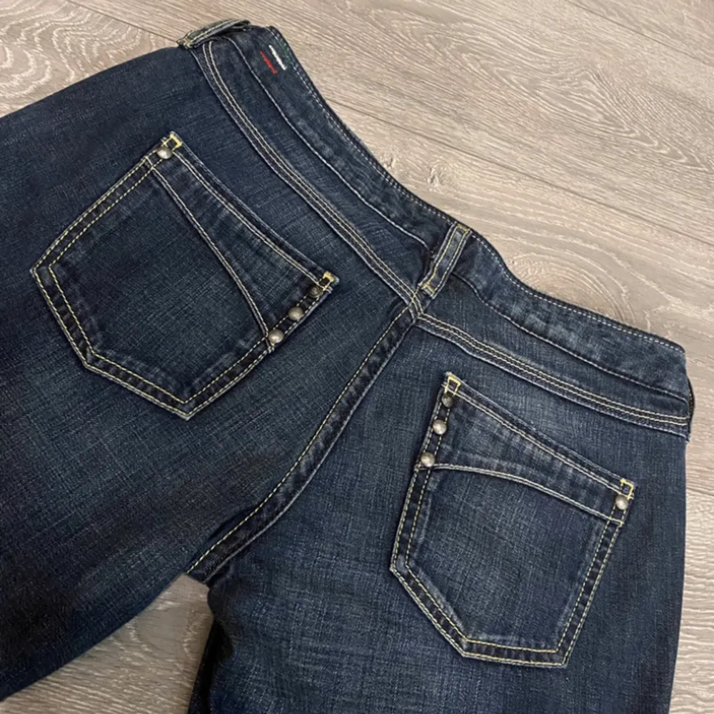 Vintage low waisted diesel jeans bra skick köparen står för frakt. Jeans & Byxor.
