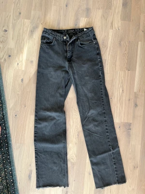 Jeans chiquelle, rak modell  - Rak modell, mid waist, xs, 