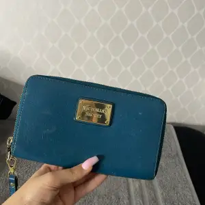 Plånbok i grön/blå färg