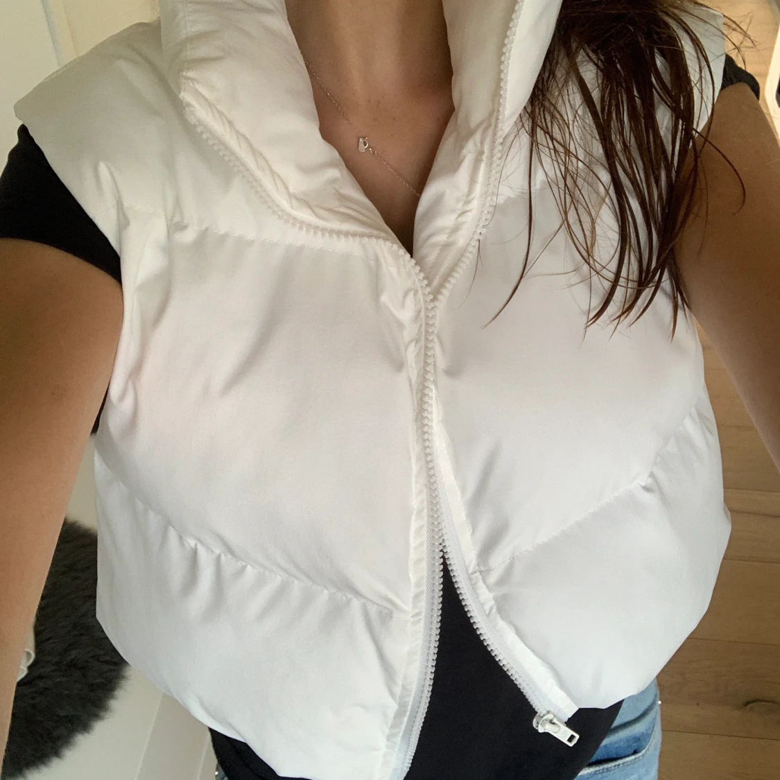 vit croppad puffer väst  - 91