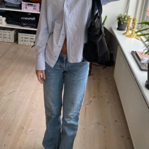 Weekday arrow jeans - En del använda men bra skick!! Kommer inte till användning längre💓lånade bilder, skriv för fler 
