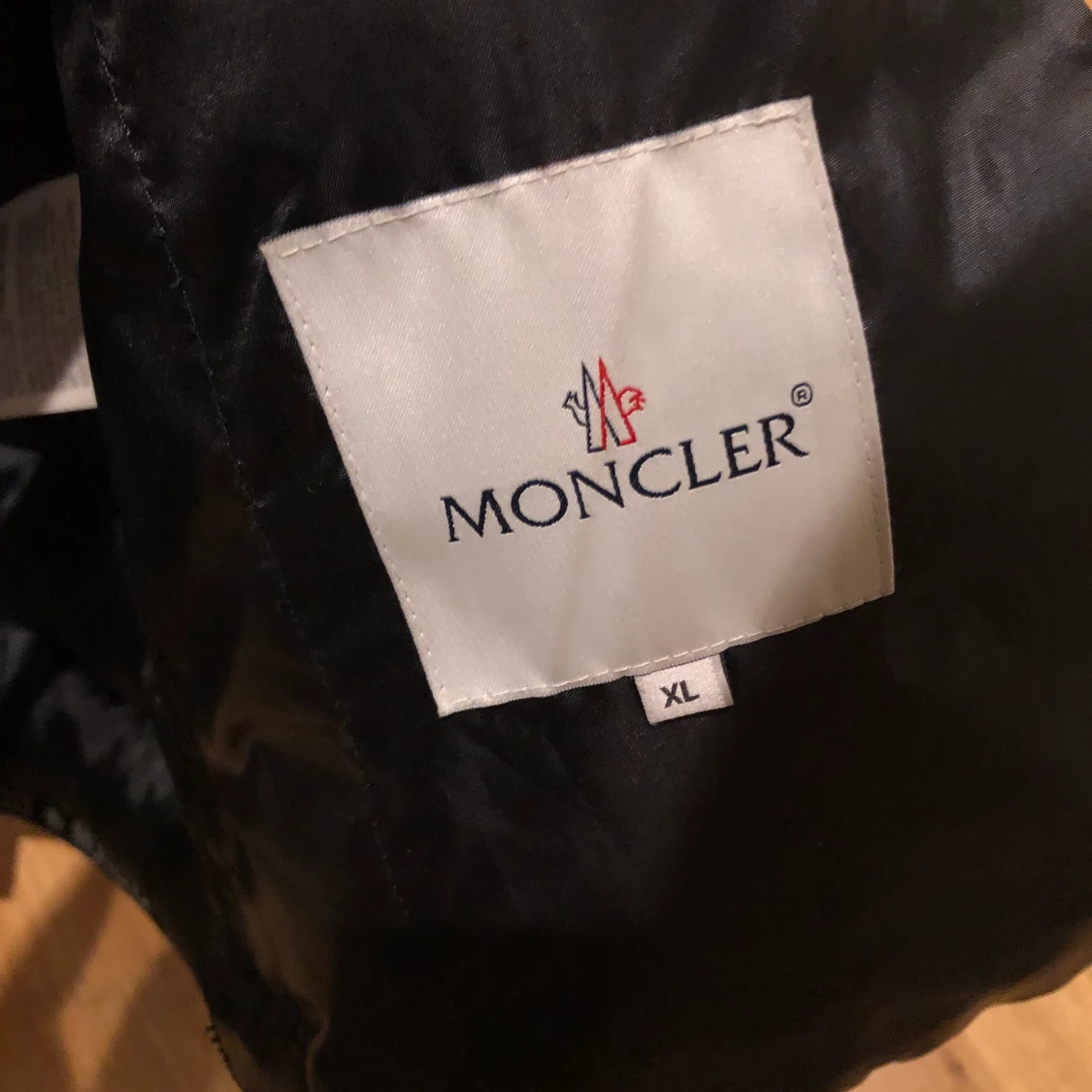 Moncler Väst - 90