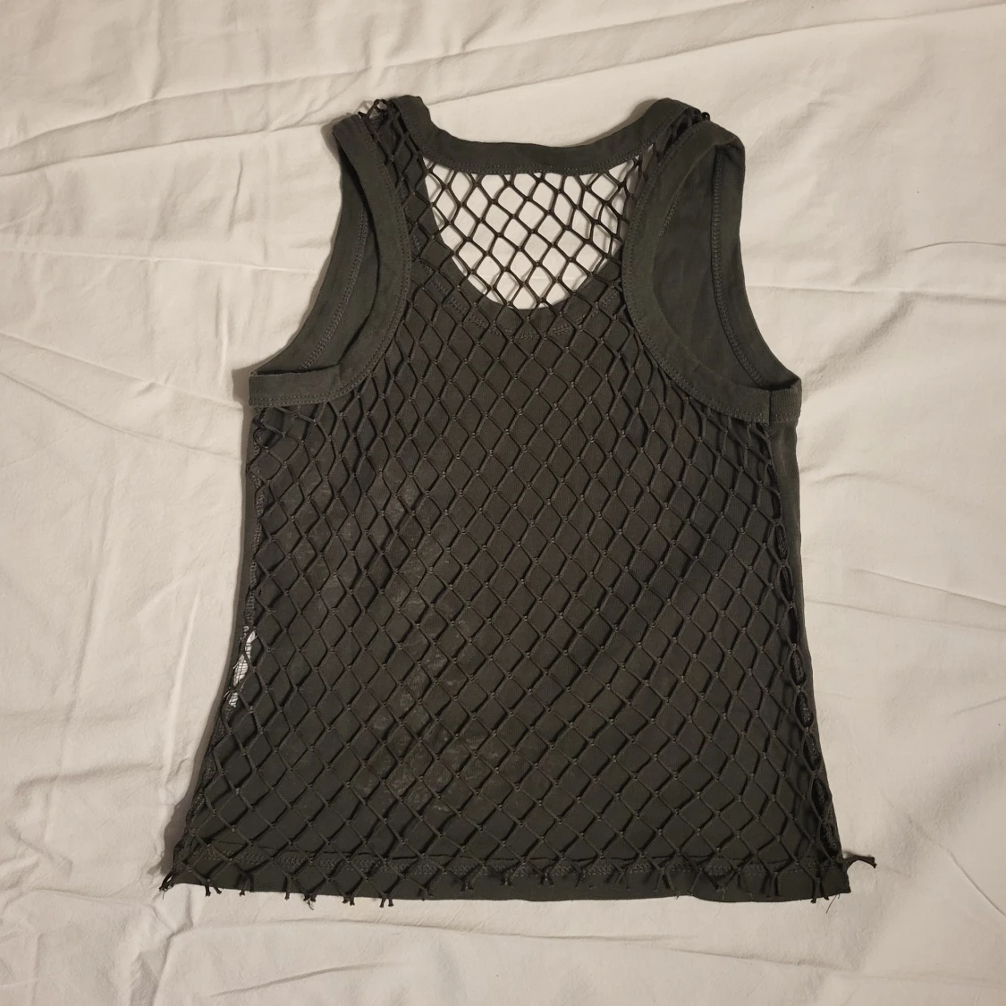 Grönt linne med fin rygg - 91