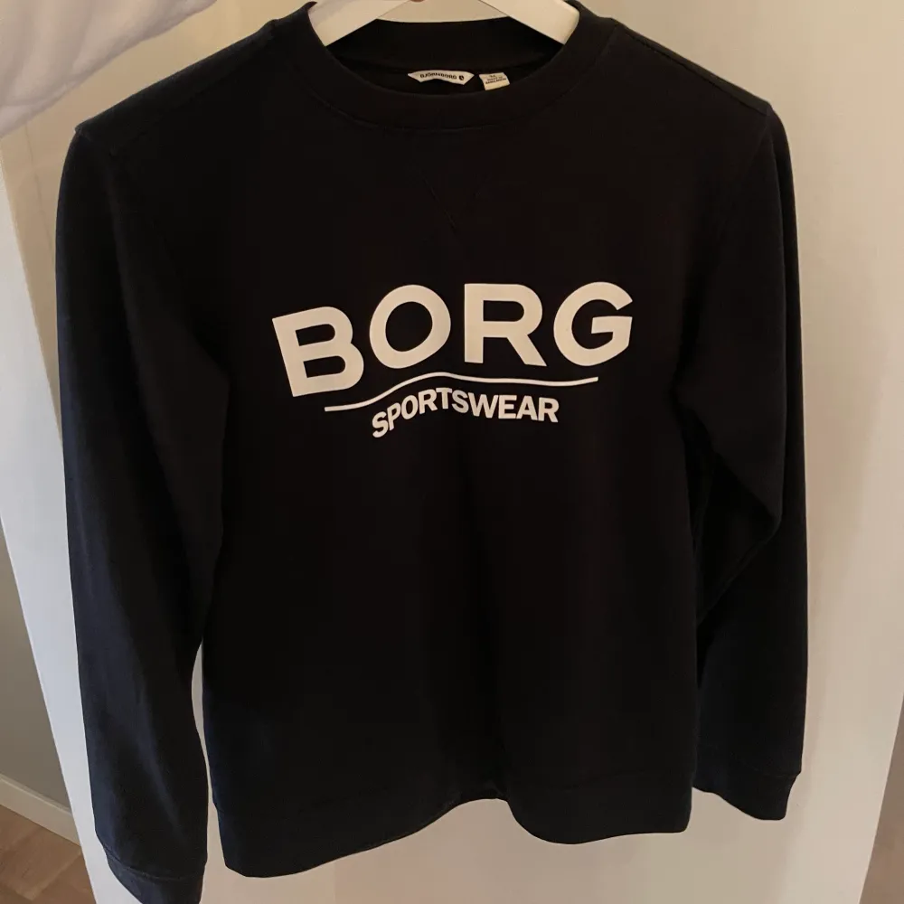 Tröja från Björn Borg i storlek 34, endast testad. Som ny, säljs pågrund av garderobsrensning.  Nypris ca 500kr. Tröjor & Koftor.