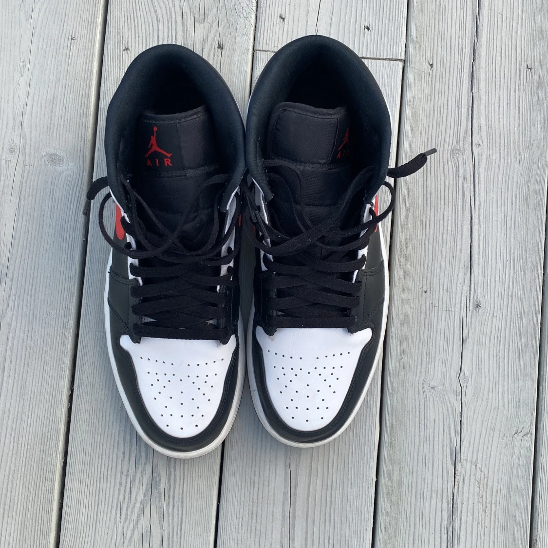 Air Jordan 1 MID Black/Chile red - 90