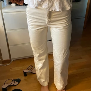 Beigea jeans / byxor - Aldrig använda🥰Storlek 36. Hör av dig för fler bilder