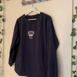 oversized sweat - en oversized sweatshirt från new look köpt i usa! knappt använd i superfint skick!💖