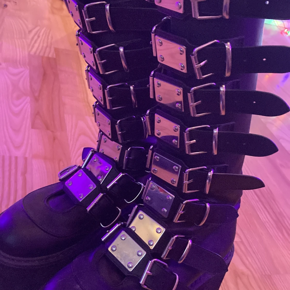 Demonias - från officiella hemsidan  - 90