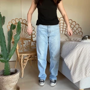Baggy Jeans - Säljer dessa snygga baggy jeans som jag köpt på Plick men säljer för att dom va lite för stora på mig!! ( lånade bilder från förra ägarn ) 💙