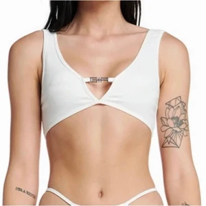 i am gia topp - storlek M, 150 kr med spårbar frakt inkluderat i priset!