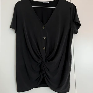 Noisy May Vero Moda t-shirt oanvänd - Köpt och provad med inte använd då den är för liten. Har en svart grå matt färg.