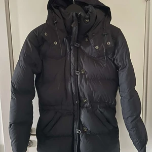 Boomerang - Använd, dock bra skick. Xxxs passar xs/S. Nypris 6000kr.