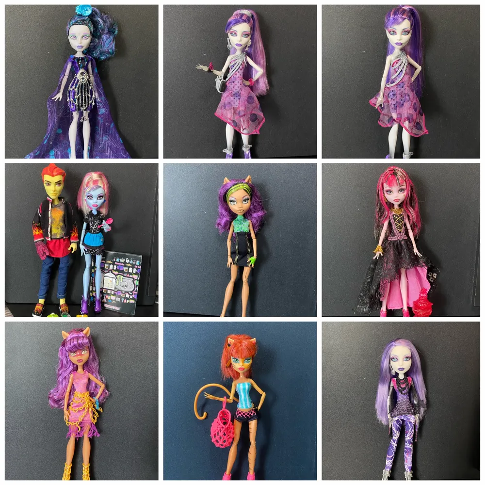 Monster High dockor med olika priser, har även playsets om någon är intresserad 😊 . Övrigt.
